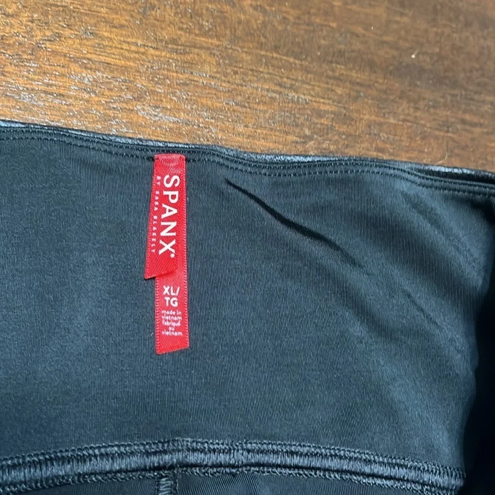 Spanx faux leather Moto bike short - Picture 7 of 10